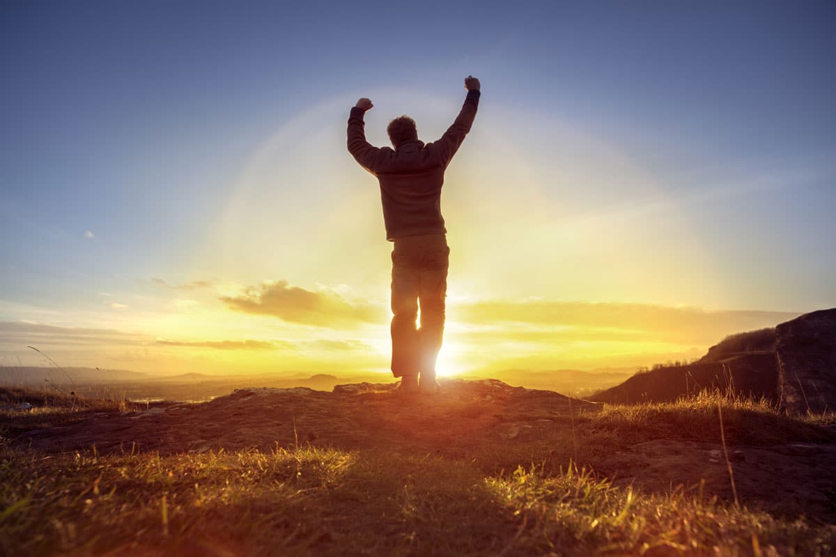 Erfolg - Motivation - Mann Abend-Sonne
