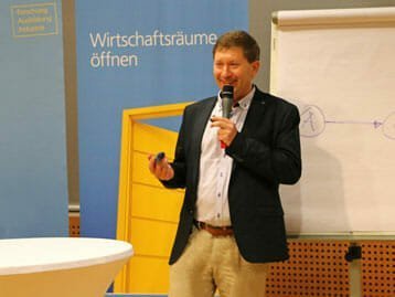 Speaker: Success Coach - Dr. Fritz Wiesinger bei einem Vortrag